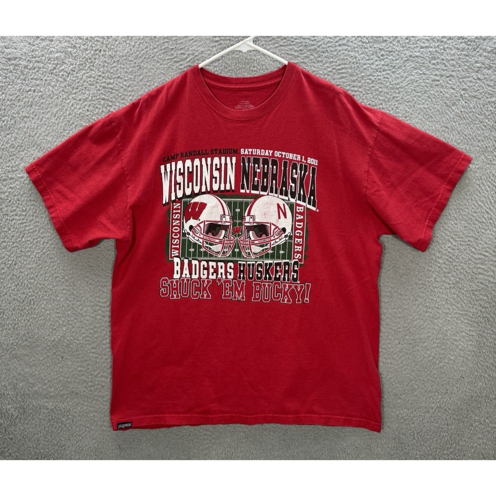 Vintage Wisconsin Badgers Shirt Adult XL Red Crewneck NCAA Sports Faded Y2K